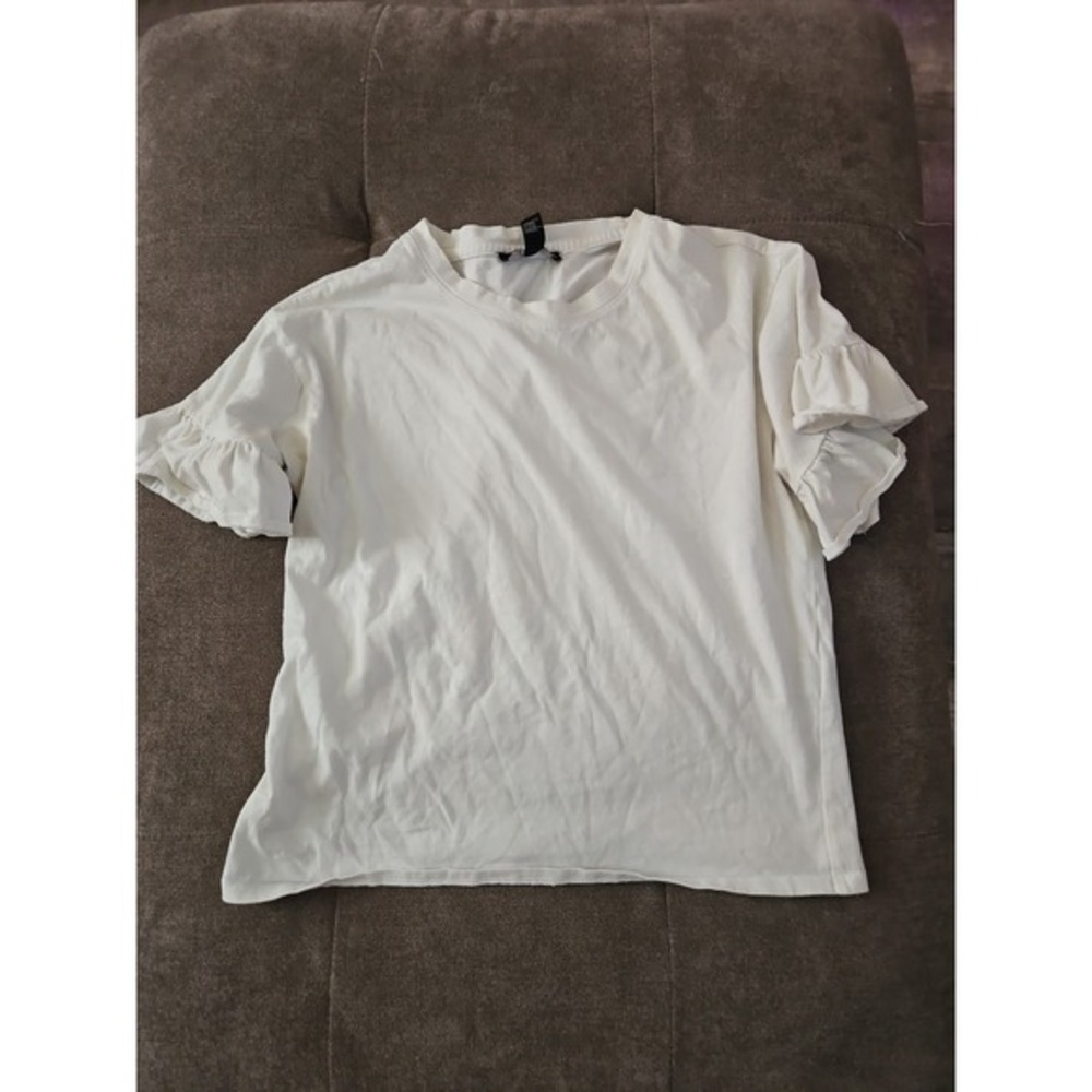 Forever 21 White Flutter Sleeve T-Shirt Women's Size Small Solid Crew Neck